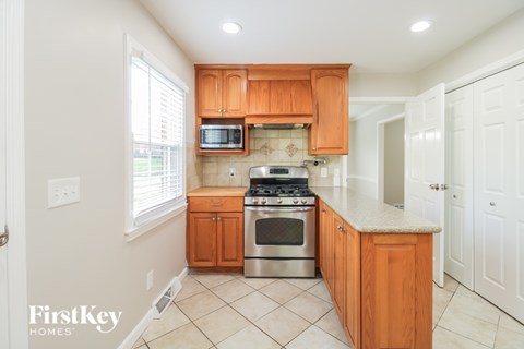 2006 Red Forest Road 4 Beds Apartment for Rent