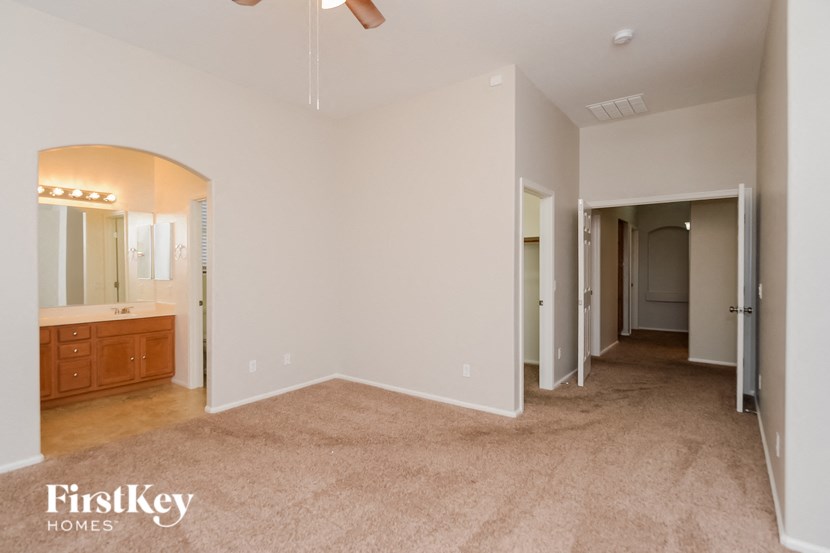 32626 N Cat Hills Avenue 3 Beds House for Rent - Photo Gallery 8