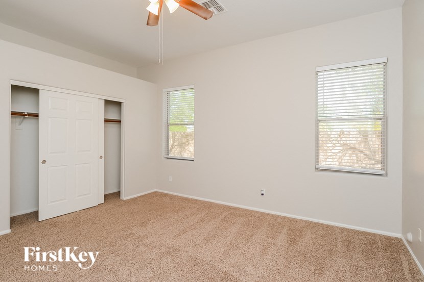 32626 N Cat Hills Avenue 3 Beds House for Rent - Photo Gallery 9