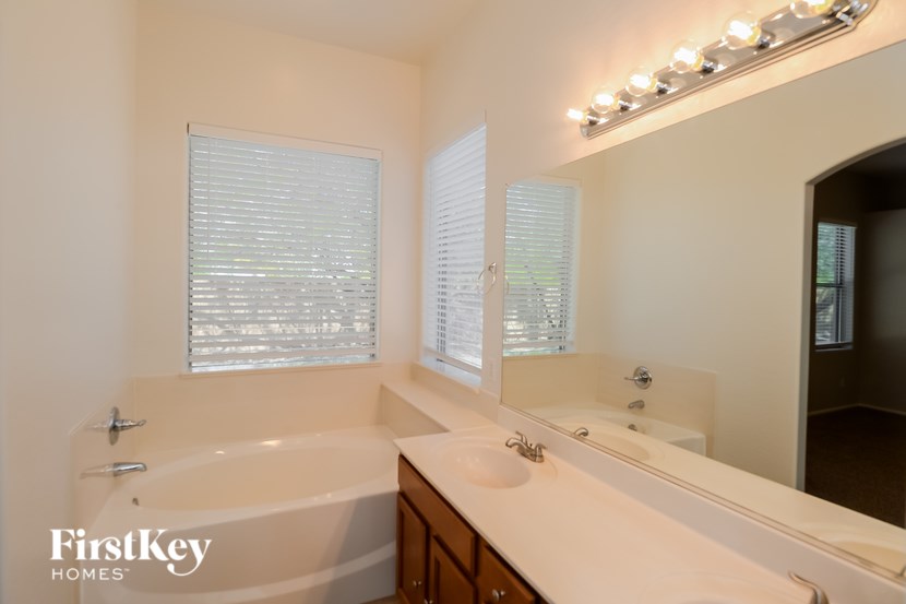 32626 N Cat Hills Avenue 3 Beds House for Rent - Photo Gallery 10