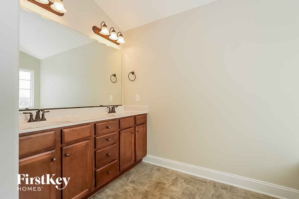 11 Harvest Oak Court 4 Beds House for Rent - Photo Gallery 13