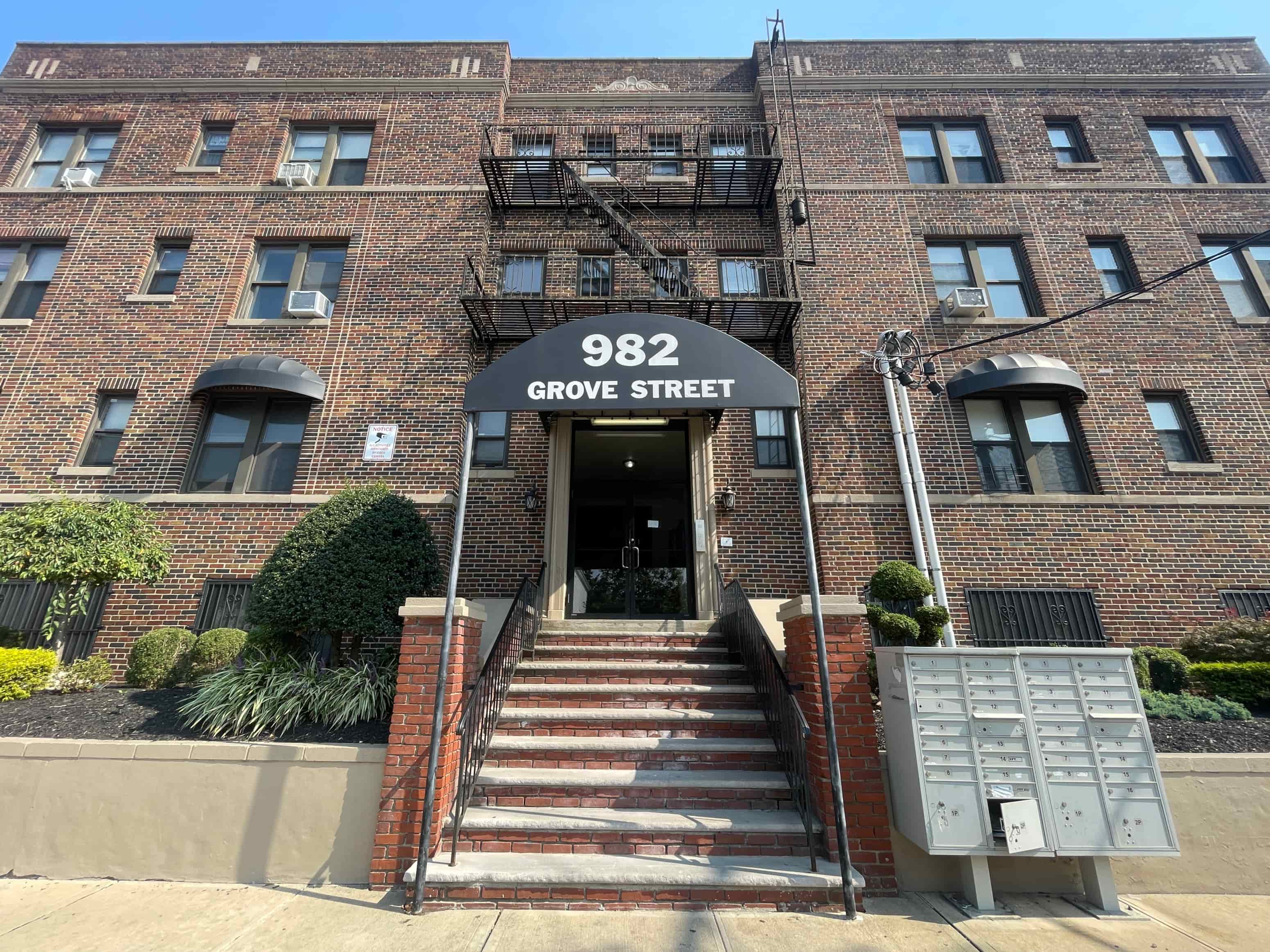 980-982 Grove St 1-3 Beds Apartment for Rent - Photo gallery 2