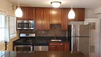 1864 Yakona Rd 3 Beds Townhouse, Maryland for Rent - Photo Gallery 2