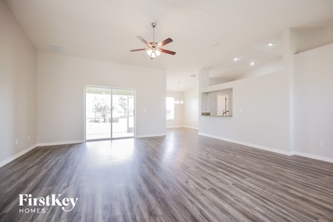 3013 25Th Street SW 3 Beds Apartment for Rent