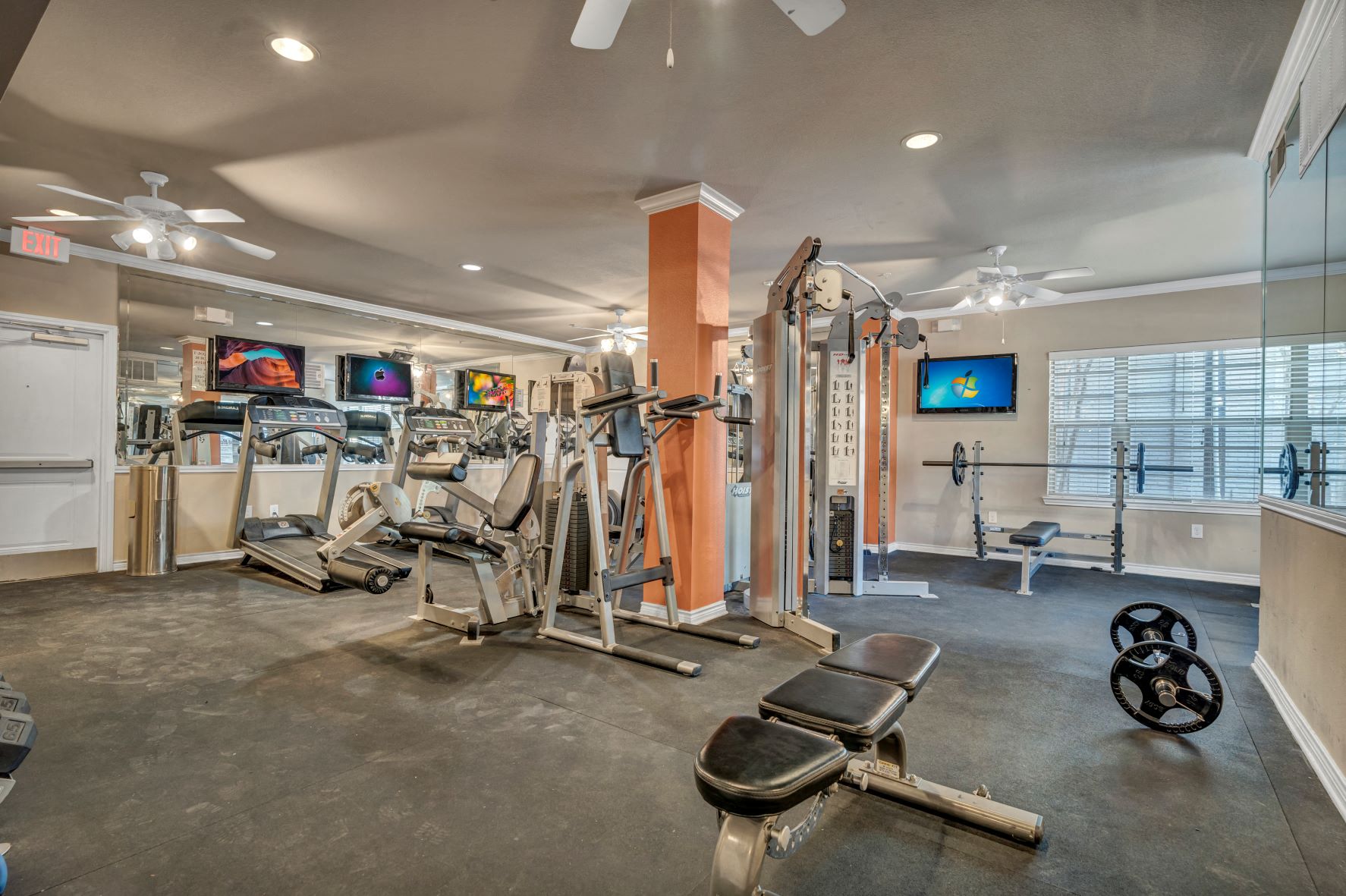 the gym at 1861 muleshoe road