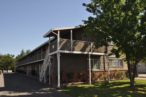 the building where the motel is located