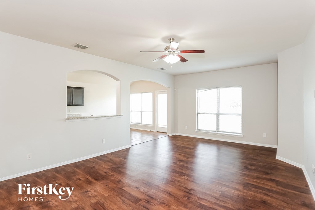 927 Ranch 4 Beds House for Rent - Photo Gallery 4