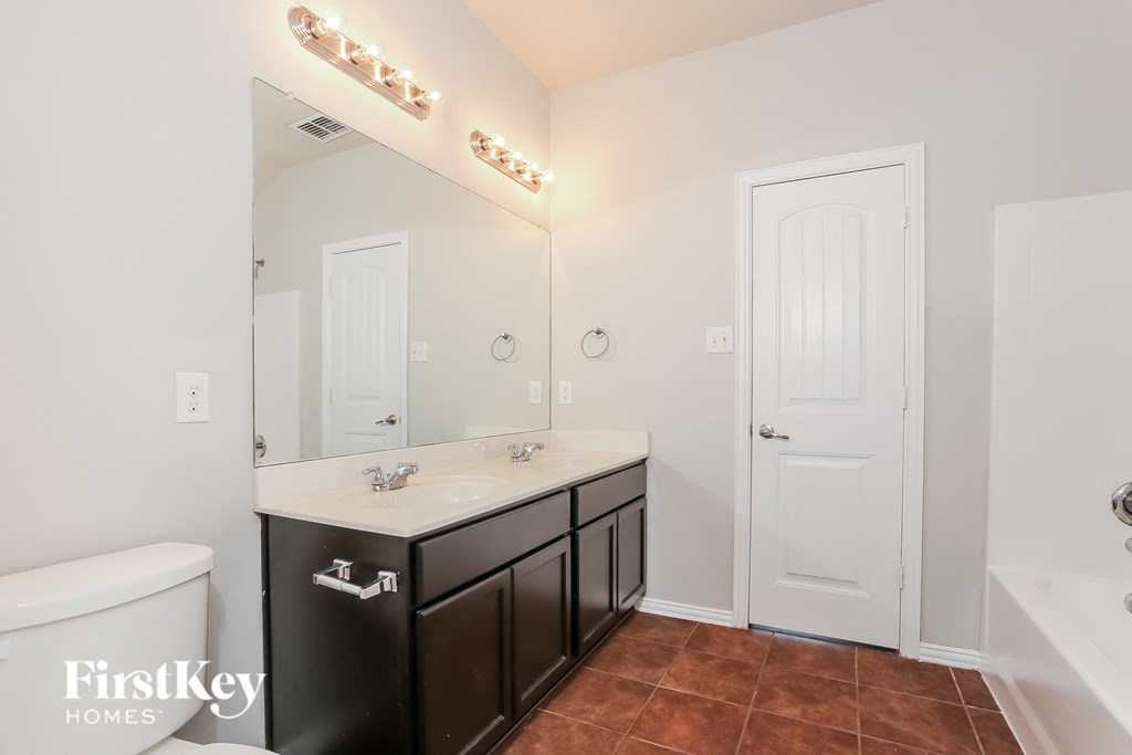 927 Ranch 4 Beds House for Rent - Photo Gallery 9