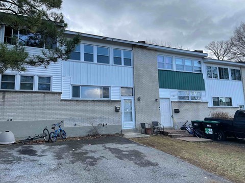 66 Birkshire Road 3 Beds Apartment for Rent