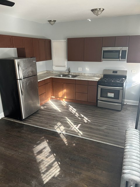 6900 South Vernon Avenue 1-2 Beds Apartment for Rent - Photo Gallery 2