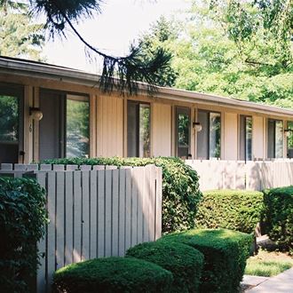 402 Stewart Rd #4 Studio-2 Beds Apartment for Rent