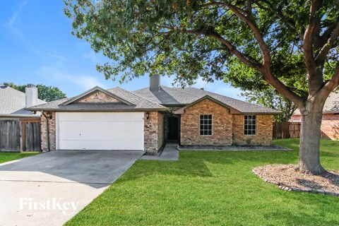 6 W Sharon Drive 3 Beds Apartment for Rent