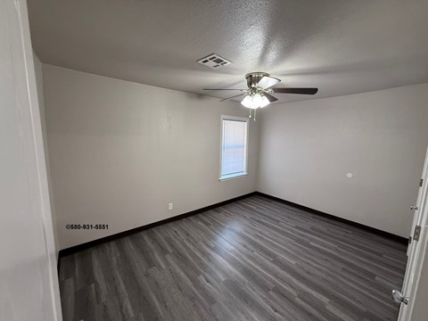 901 1/2 N 4Th Ave 2 Beds Apartment for Rent