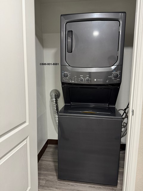 901 1/2 N 4Th Ave 2 Beds Apartment for Rent