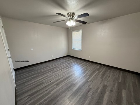 901 1/2 N 4Th Ave 2 Beds Apartment for Rent