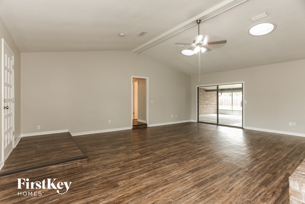 800 DRIFTWOOD PLACE 4 Beds House for Rent - Photo Gallery 3