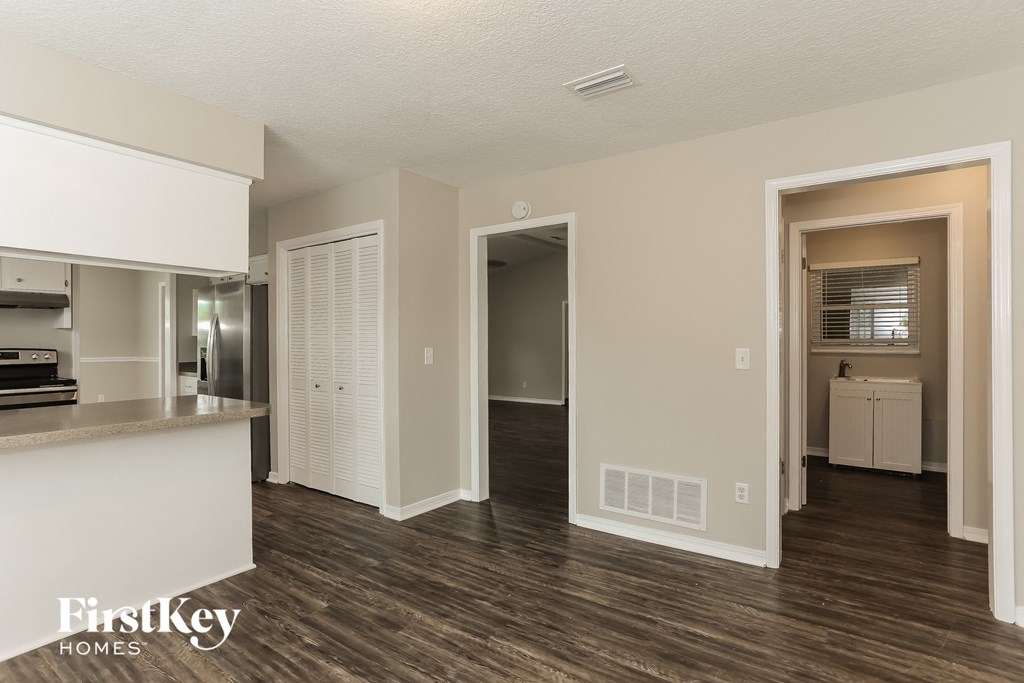 800 DRIFTWOOD PLACE 4 Beds House for Rent - Photo Gallery 6