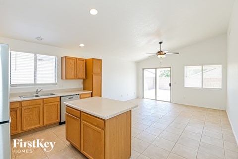 2367 W Rousseau Street 3 Beds Apartment for Rent