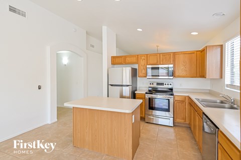2367 W Rousseau Street 3 Beds Apartment for Rent