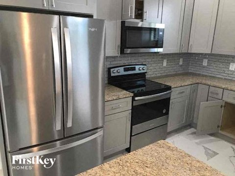2514 13Th Street SW 3 Beds Apartment for Rent