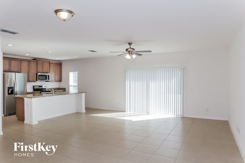 4999 ROYAL POINT AVENUE 4 Beds Apartment for Rent