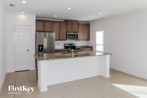 4999 ROYAL POINT AVENUE 4 Beds Apartment for Rent