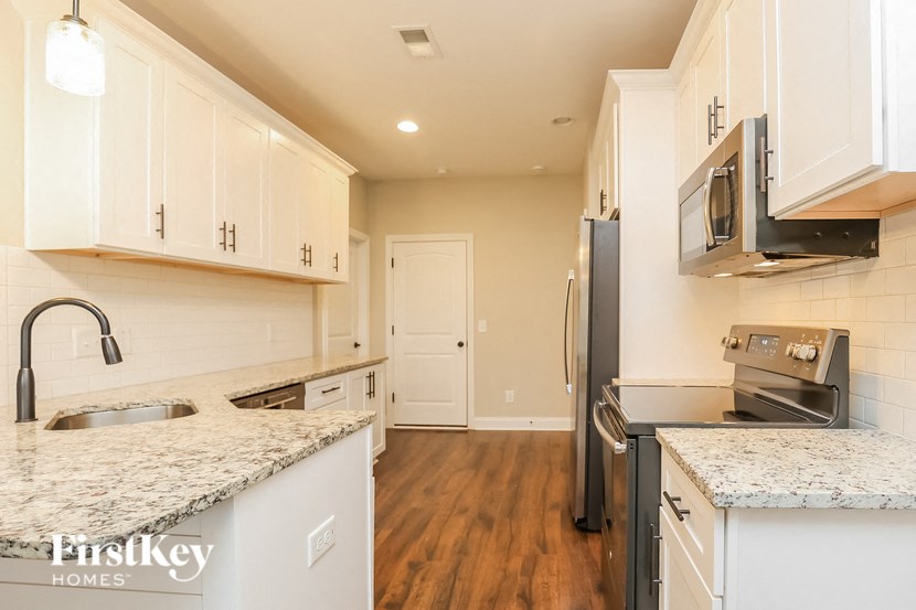 784 Jersey Drive Studio House for Rent - Photo Gallery 5