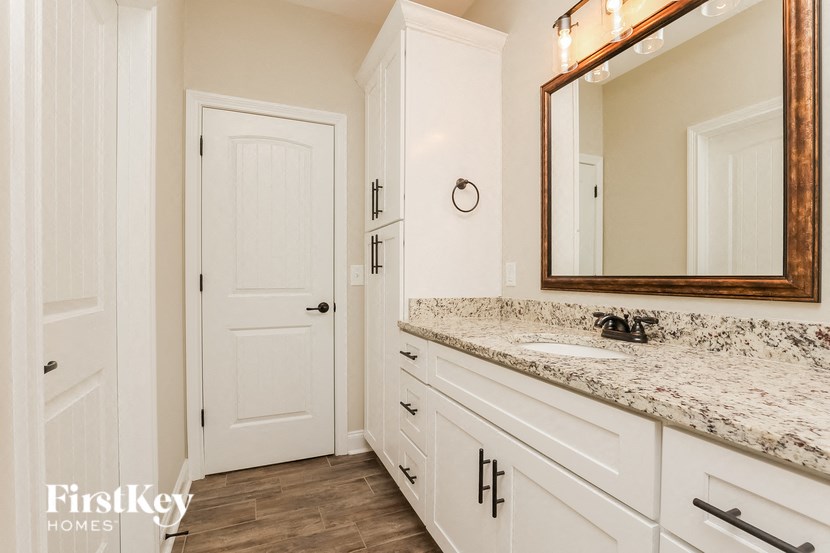 784 Jersey Drive Studio House for Rent - Photo Gallery 14