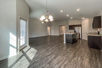 1005 Autumns Wood Cir E 3 Beds House for Rent - Photo Gallery 3