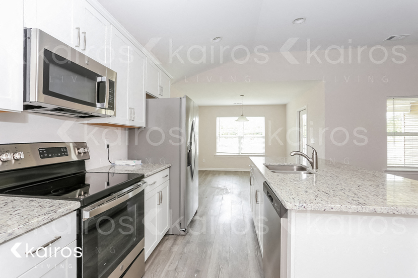 15 Red Oak Dr 3 Beds House for Rent - Photo gallery 2