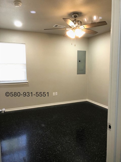 905 N 4Th Ave 2 Beds Apartment for Rent