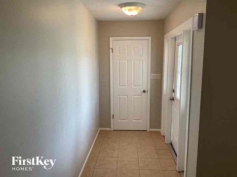 557 MAYVIEW AVENUE NW 3 Beds Apartment for Rent