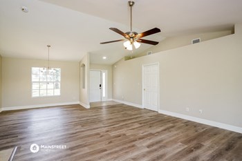 1047 Kellogg St E 3 Beds House for Rent - Photo Gallery 3