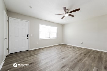 107 LAKE ELIZABETH DR 3 Beds House for Rent - Photo Gallery 3