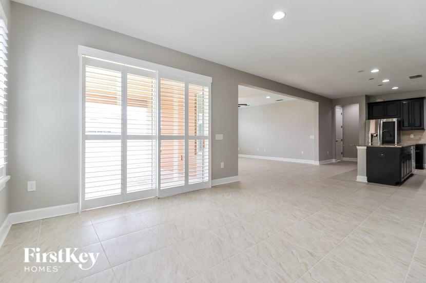 31543 FAIRHILL DRIVE 3 Beds House for Rent - Photo Gallery 5