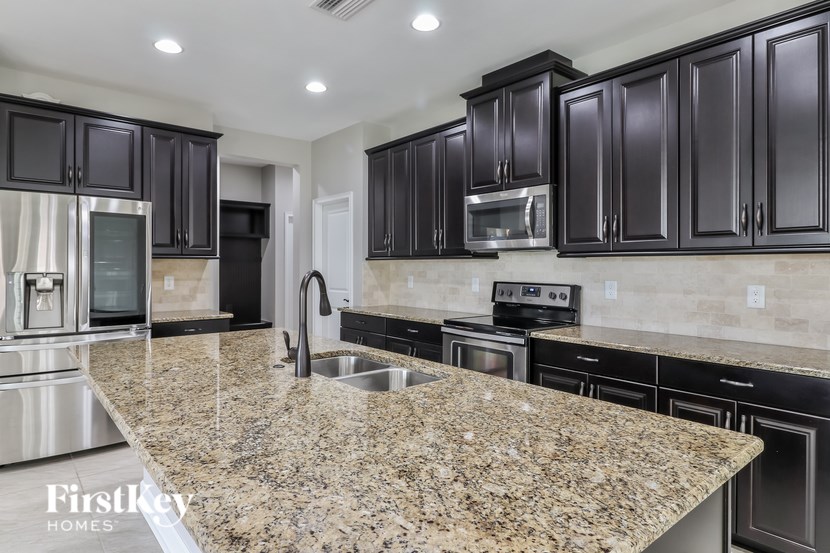 31543 FAIRHILL DRIVE 3 Beds House for Rent - Photo Gallery 6