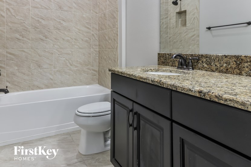 31543 FAIRHILL DRIVE 3 Beds House for Rent - Photo Gallery 13