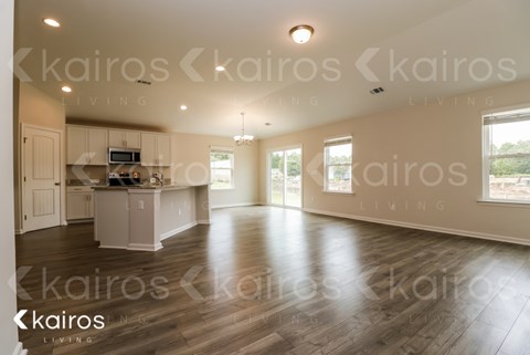 17 Red Oak Dr 4 Beds Apartment for Rent