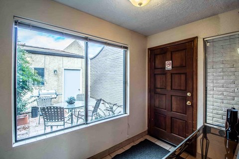 1012 East Navajo Street