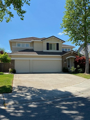 17 Adkinson Court 4 Beds Apartment for Rent
