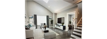 3 Bed, 2 Bath (Townhouse)