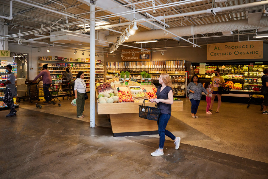 Apartments for Rent in Herndon, VA - Passport Apartments - Mom's Organic