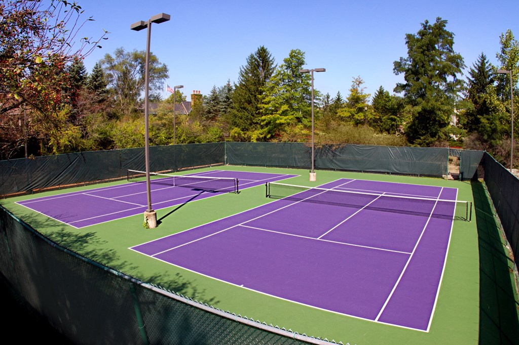 Tennis courts at River Oaks West Apartments in Novi, MI
