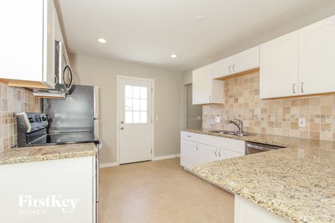 14 W Kerry Lane 3 Beds Apartment for Rent