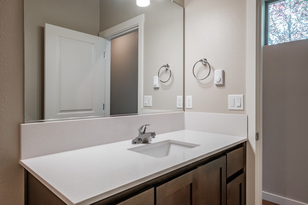 the retreat at thousand oaks bathroom sink and mirror