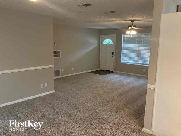 2517 N COLUMBINE DRIVE 3 Beds House for Rent - Photo Gallery 4