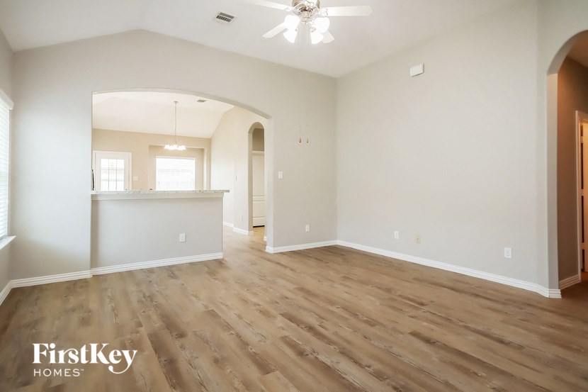 3811 Hunters Trail 3 Beds House for Rent - Photo Gallery 3