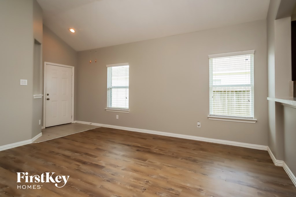 3811 Hunters Trail 3 Beds House for Rent - Photo Gallery 6