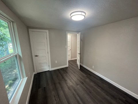 1906 S. Pine St 2 Beds Apartment for Rent