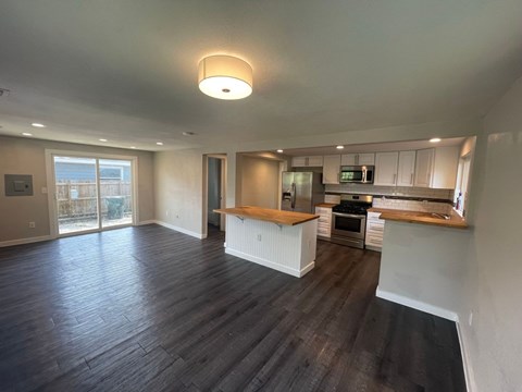 1906 S. Pine St 2 Beds Apartment for Rent